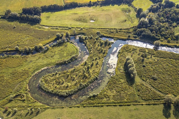 Aerial view, nature reserve Lippe floodplain, river Lippe loop, Liesborn, Wadersloh, district Soest, North Rhine-Westphalia, Germany, Benninghauser Heide, DE, Europe, Göttinger Straße, district Soest-Buch, district Soest-Buch, cultural landscape, Lippstadt, aerial view, aerial photography, aerial photography, NSG Lippe floodplain, nature conservation, nature reserve, overview, riparian forestation, bird's-eye view, meadows and fields, birds-eyes view, overview