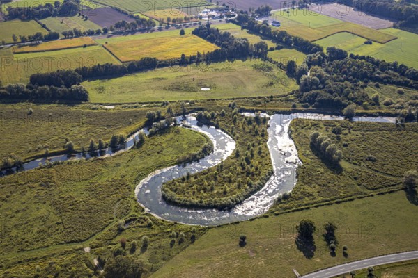 Aerial view, nature reserve Lippe floodplain, river Lippe loop, Liesborn, Wadersloh, district Soest, North Rhine-Westphalia, Germany, Benninghauser Heide, DE, Europe, Göttinger Straße, district Soest-Buch, district Soest-Buch, cultural landscape, Lippstadt, aerial view, aerial photography, aerial photography, NSG Lippe floodplain, nature conservation, nature reserve, overview, riparian forestation, bird's-eye view, meadows and fields, birds-eyes view, overview