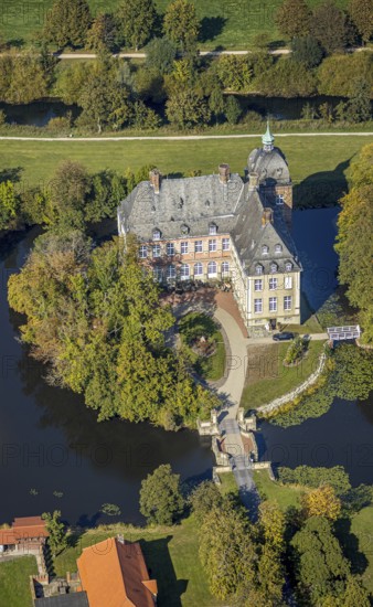 Aerial view, moated castle Hovestadt, baroque garden, Hovestadt, Lippetal, Soest district, North Rhine-Westphalia, Germany