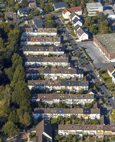 Aerial view, terraced housing estate Mercklinghausstraße, Lippstadt, Kreis Soest, North Rhine-Westphalia, Germany, DE, Europe, property tax, real estate, Kreis-Soest-Buch, KreisSoestBuch, aerial view, aerial photography, aerial photography, multi-family houses, apartment buildings, terraced houses, overview, bird's-eye view, housing estate, living and living, residential area, residential buildings, quality of living, residential neighbourhood, housing estate, birds-eyes view, overview