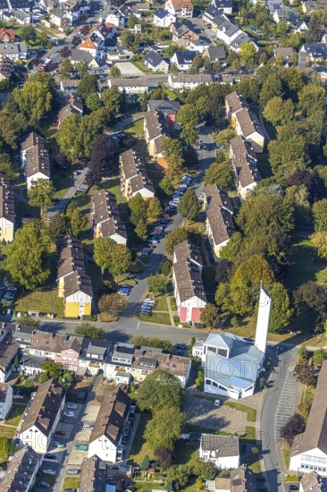 Aerial view, Kopernikusweg terraced housing estate, Leibnizstraße, Catholic Church St. Pius, Lippstadt, district of Soest, North Rhine-Westphalia, Germany, place of worship, DE, Europe, religious community, place of worship, property tax, green trees, holy place, real estate, church, parish, denomination, district of Soest-Buch, district of Soest-Buch, Liebigstraße, aerial photograph, aerial photography, aerial photography, apartment buildings, apartment blocks, terraced houses, religion, religious site, overview, bird's-eye view, housing estate, housing and living, residential area, residential buildings, housing quality, residential neighbourhood, housing estate, birds-eyes view, overview