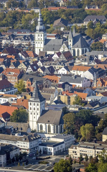 Aerial view, Old Town, evang. Große Marienkirche, Rathausstraße, Jakobikirche, Lange Straße, Lippstadt, Kreis Soest, North Rhine-Westphalia, Germany, place of worship, City, DE, Europe, religious community, place of worship, property tax, holy place, real estate, city centre, church, church community, denomination, Kreis-Soest-Buch, KreisSoestBuch, aerial view, aerial photography, aerial photography, religion, religious site, city view, city centre, overview, bird's-eye view, residential complex, living and life, residential area, residential buildings, residential quality, residential quarter, housing estate, birds-eyes view, overview