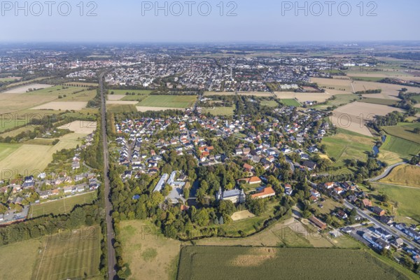 Aerial view, Gymnasium Schloss Overhagen, local view Overhagen, Lippstadt, Kreis Soest, North Rhine-Westphalia, Germany, education, educational institution, DE, monument protection, Europe, GSO, Gräfte, Gymnasium, courtyard, Kreis-Soest-Buch, KreisSoestBuch, educational institute, Lipperenaissance, aerial view, aerial photography, aerial photography, local view, park, park grounds, castle, castle grounds, castle garden, castle moat, school, townscape, urban area, overview, bird's-eye view, moat, moated castle, birds-eyes view, overview