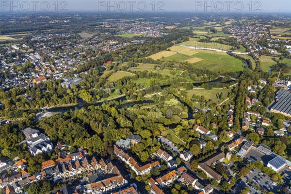 Aerial view, Grüner Winkel, Park am Fluss Lippe, Lippstadt, Kreis Soest, North Rhine-Westphalia, Germany, Amtsgericht Lippstadt, authority, DE, recreation, Europe, green trees, Kreis-Soest-Buch, KreisSoestBuch, aerial photograph, aerial photography, aerial photography, park, overview, riverside woodland, bird's eye view, meadows and fields, living and life, birds-eyes view, green lung, overview