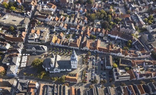Aerial view, Old Town, evang. Große Marienkirche, Rathausstraße, Rathaus, Rathausplatz, Lippstadt, Kreis Soest, North Rhine-Westphalia, Germany, place of worship, City, DE, Europe, religious community, place of worship, property tax, holy place, real estate, city centre, church, church community, denomination, Kreis-Soest-Buch, KreisSoestBuch, aerial view, aerial photography, aerial photography, religion, religious site, sight, city view, city centre, overview, bird's-eye view, residential area, living and life, residential area, residential buildings, quality of life, residential area, housing estate, birds-eyes view, historic town hall, overview