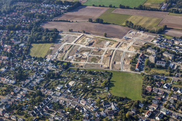 Aerial view, construction site, construction area Auf dem Rode, Kernstadt Nord, Lippstadt, Kreis Soest, North Rhine-Westphalia, Germany, Bastionsstraße, construction work, construction, construction area, building site, building plots, construction project, construction site, DE, Europe, Gellertstraße, Gorch-Fock-Straße, Kreis-Soest-Buch, KreisSoestBuch, aerial view, aerial photography, aerial photography, new building, overview, bird's eye view, Von-Are-Straße, birds-eyes view, overview
