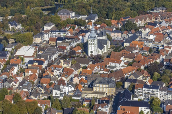 Aerial view, Old Town, evang. Große Marienkirche, Rathausstraße, Rathaus, Lippstadt, Kreis Soest, North Rhine-Westphalia, Germany, place of worship, City, DE, Europe, religious community, place of worship, property tax, holy place, real estate, city centre, church, parish, denomination, Kreis-Soest-Buch, KreisSoestBuch, aerial view, aerial photography, aerial photography, religion, religious site, city view, city centre, overview, bird's-eye view, residential area, living and life, residential area, residential buildings, quality of life, residential area, housing estate, birds-eyes view, historic town hall, overview