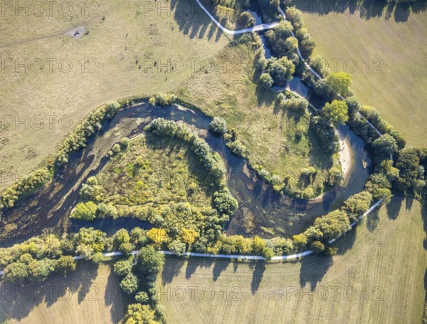 Aerial view, river Lippe, Lippeauen-West, Hagedornsweg, Lippstadt, district Soest, North Rhine-Westphalia, Germany, DE, Europe, green trees, district Soest-Buch, district Soest-Buch, cultural landscape, Lippe beach, aerial view, aerial photography, aerial photography, nature reserve, nature reserve, serpentine shape, overview, riparian forestation, riparian vegetation, bird's eye view, hiking area, meadows and fields, birds-eyes view, overview
