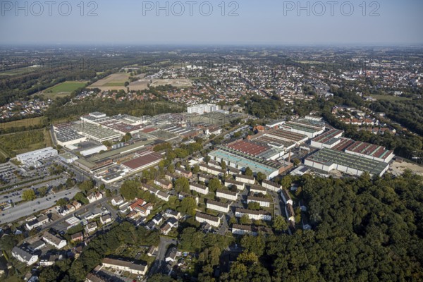 Aerial view, Beckumer Straße industrial estate, thyssenkrupp rothe erde Germany, Hella GmbH, Lippstadt, Soest district, North Rhine-Westphalia, Germany, DE, Europe, distant view, Gausmann's Weg, commercial enterprises, commercial area, industrial estate, industrial park, commercial location, commercial use, industrial area, industrial building, industrial location, Kreis-Soest-Buch, KreisSoestBuch, aerial view, aerial photography, aerial photography, terraced houses Am Rüsing, overview, bird's-eye view, birds-eyes view, overview