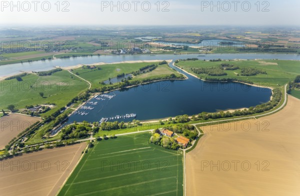 Aerial view, Mahnensee with marina, river Rhine, Rees, Lower Rhine, North Rhine-Westphalia, Germany, DE, Europe, aerial view, aerial photography, aerial photography, lake, overview, bird's-eye view, WSC Rees Yacht Club, meadows and fields, yacht club, marina, birds-eyes view, overview