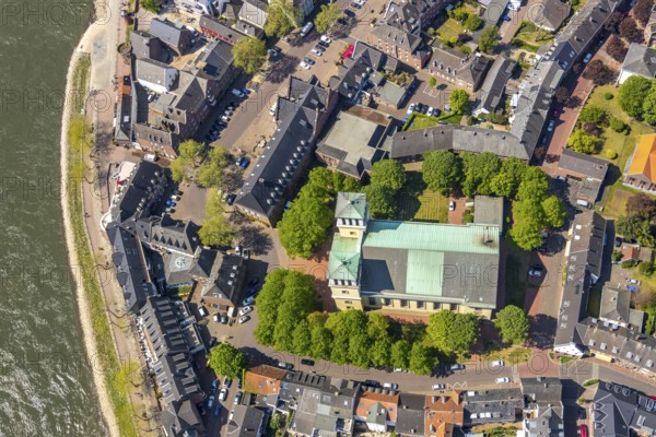 Aerial view, city centre view, catholic church St. Mariä Himmelfahrt, Rheinterrassen Rees, Rhine promenade, Rees, Lower Rhine, North Rhine-Westphalia, Germany, place of worship, DE, Europe, religious community, place of worship, property tax, real estate, church, parish, denomination, aerial view, aerial photography, aerial photography, promenade, religion, overview, bird's-eye view, living and life, residential area, residential buildings, birds-eyes view, overview