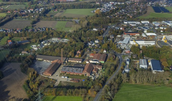 Aerial view, former roof tile factory Idunahall AG, Alte Poststraße, Bricht, Schermbeck, Ruhr area, North Rhine-Westphalia, Germany, DE, Europe, commercial enterprises, commercial area, commercial park, commercial location, commercial use, industrial area, industrial building, industrial location, aerial photograph, aerial photography, aerial photography, overview, bird's-eye view, birds-eyes view, overview