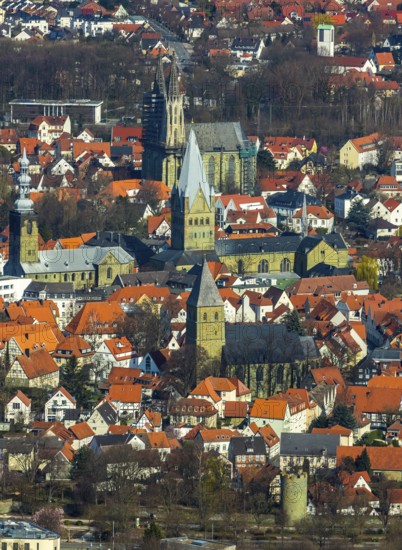 Aerial view, city centre view, old town, protestant church Sankt Maria zur Wiese, St. Petri Alde Kerke, St. Patrokli-Dom, Sankt Pauli Kirche, St. Albertus-Magnus-Kirche, Soest, Soester Börde, North Rhine-Westphalia, Germany, place of worship, City, DE, Domplatz, Europe, religious community, place of worship, property tax, real estate, church, parish, denomination, aerial view, aerial photography, aerial photography, Paulistraße, Petrikirchhof, religion, overview, bird's-eye view, Wiesenstraße, living and life, residential area, residential buildings, birds-eyes view, overview, red roofs, red house roofs
