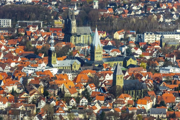Aerial view, city centre view, old town, protestant church Sankt Maria zur Wiese, St. Petri Alde Kerke, St. Patrokli-Dom, Sankt Pauli Kirche, St. Albertus-Magnus-Kirche, Soest, Soester Börde, North Rhine-Westphalia, Germany, place of worship, City, DE, Domplatz, Europe, religious community, place of worship, property tax, real estate, church, parish, denomination, aerial view, aerial photography, aerial photography, Paulistraße, Petrikirchhof, religion, overview, bird's-eye view, Wiesenstraße, living and life, residential area, residential buildings, birds-eyes view, overview, red roofs, red house roofs