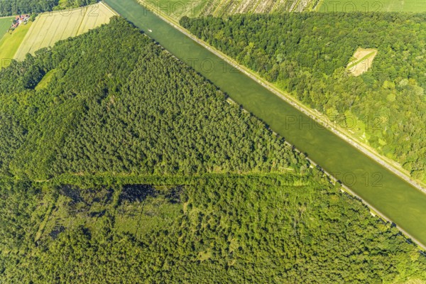 Aerial view, Venner Moor nature reserve, Dortmund-Ems canal, forest damage, Senden, Münsterland, North Rhine-Westphalia, Germany, DE, Europe, distant view, farmsteads, canal, LSG, landscape conservation area, aerial photograph, aerial photography, aerial photography, NSG, nature conservation, nature reserve, overview, environmental protection, bird's eye view, forest, forest area, meadows and fields, birds-eyes view, overview