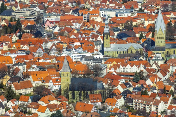 Aerial view, city centre view, old town, St. Petri Alde Kerke, St. Patrokli-Dom, Sankt Pauli Kirche, Soest, Soester Börde, North Rhine-Westphalia, Germany, place of worship, City, DE, Domplatz, Europe, religious community, place of worship, property tax, real estate, church, parish, denomination, aerial view, aerial photography, aerial photography, Paulistraße, Petrikirchhof, religion, overview, bird's-eye view, living and life, residential area, residential buildings, birds-eyes view, overview, red roofs, red house roofs