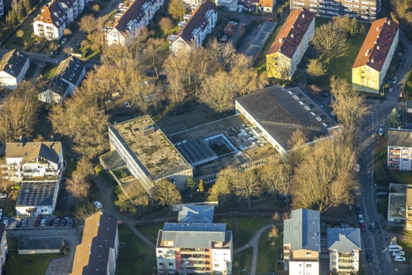 Aerial photo, closed Gustav-Heinemann-Schule, Holthausstraße, Schwelm, Ruhr area, North Rhine-Westphalia, Germany, education, educational institution, DE, Europe, secondary school, teaching institute, aerial photograph, aerial photography, aerial photography, school, overview, bird's-eye view, birds-eyes view, closed, overview
