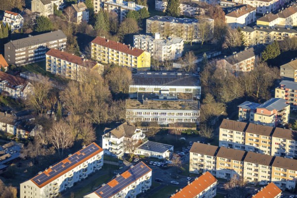 Aerial photo, closed Gustav-Heinemann-Schule, Holthausstraße, Schwelm, Ruhr area, North Rhine-Westphalia, Germany, education, educational institution, DE, Europe, secondary school, teaching institute, aerial photograph, aerial photography, aerial photography, school, overview, bird's-eye view, birds-eyes view, closed, overview