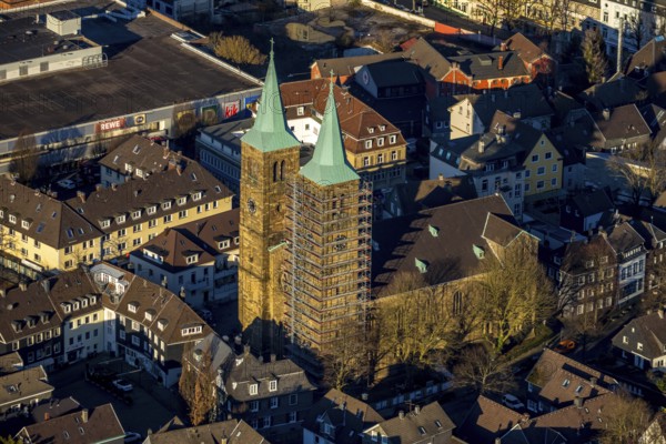 Aerial view, renovation Christuskirche Schwelm, Altmarkt, Kirchplatz, Schwelm, Ruhr area, North Rhine-Westphalia, Germany, Altstadt, DE, Europe, property tax, real estate, city centre, aerial view, aerial photography, aerial photography, apartment buildings, apartment buildings, city view, city centre, overview, bird's eye view, living and working, living and life, residential area, residential buildings, birds-eyes view, overview