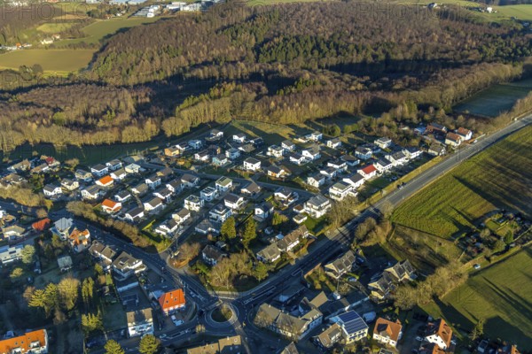 Aerial view, new development area Winterberger Straße, Am Waldrand, Schwelm, Ruhr area, North Rhine-Westphalia, Germany, Astrid-Lindgren-Weg, DE, detached houses, Erich-Kästner-Weg, Europe, property tax, real estate, aerial view, aerial photography, aerial photography, Michael-Ende-Weg, Otfried-Preußler-Weg, terraced houses, overview, bird's-eye view, forest area, forest edge, Wilhelm-bush-Weg, housing estate, living and living, residential area, residential houses, residential quality, residential neighbourhood, housing estate, birds-eyes view, overview