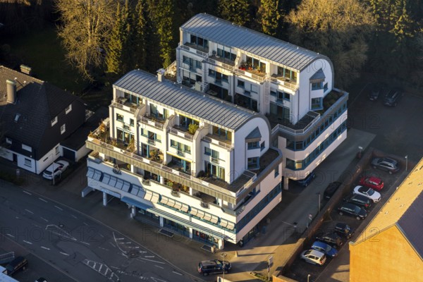 Aerial view, apartment building, business premises, Gerichtstraße 5, next to the district court, Schwelm, Ruhr area, North Rhine-Westphalia, Germany, apartment buildings, DE, Europe, property tax, skin care practice bush-Henning, real estate, aerial view, aerial photography, aerial photography, overview, bird's eye view, residential complex, living and living, residential buildings, birds-eyes view, overview