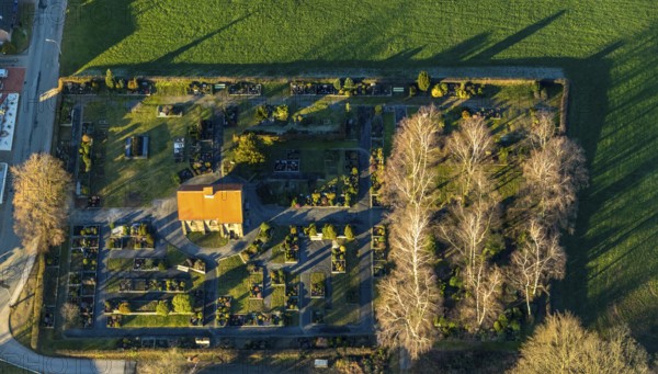 Aerial view, Linderhausen mourning hall and cemetery, Linderhausen, Schwelm, Ruhr area, North Rhine-Westphalia, Germany, burial site, DE, Europe, cemetery, memorial, Gottesacker, graves, burial ground, Lindenbergstraße, aerial photograph, aerial photography, aerial photography, resting place, overview, bird's-eye view, overview