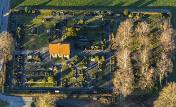 Aerial view, Linderhausen mourning hall and cemetery, Linderhausen, Schwelm, Ruhr area, North Rhine-Westphalia, Germany, burial site, DE, Europe, cemetery, memorial, Gottesacker, graves, burial ground, Lindenbergstraße, aerial photograph, aerial photography, aerial photography, resting place, overview, bird's-eye view, overview