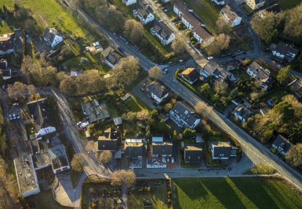 Aerial view, local view Linderhausen, volunteer fire brigade fire brigade Linderhausen, DRK Bildungsinstitut Schwelm gGmbH, Linderhausen, Schwelm, Ruhr area, North Rhine-Westphalia, Germany, education, educational institution, fire fighters, fire protection, fire watch, DE, Europe, fire station, fire brigade, Lindenbergstraße, aerial view, aerial photography, aerial photography, school, overview, bird's-eye view, overview