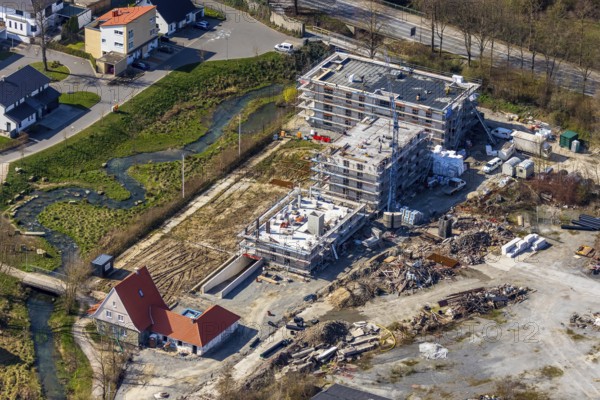 Aerial photo, Uferhaus am Soestbach construction area, Soest, Soester Börde, North Rhine-Westphalia, Germany, construction work, construction area, construction site, building plots, construction project, construction site, DE, Europe, Feldmühlenweg, property tax, real estate, capacity requirements, aerial photograph, aerial photography, aerial photography, new construction, Soestbach, overview, bird's-eye view, residential complex, living and living, residential buildings, residential neighbourhood, birds-eyes view, overview