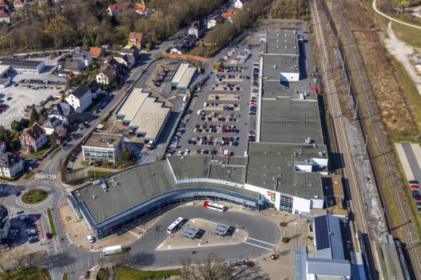 Aerial view, Soest railway station, City Center shopping centre, Am Bahnhof, Soest, Soester Börde, North Rhine-Westphalia, Germany, railway station, bus station, DE, Deutsche Bahn AG, shopping square, shopping centre, Europe, aerial view, aerial photography, aerial photography, local supply centre, S-Bahn, overview, bird's-eye view, overview