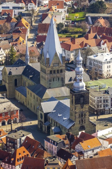 Aerial view, city centre view, old town, St. Petri Alde Kerke, St. Patrokli Cathedral, Soest, Soester Börde, North Rhine-Westphalia, Germany, place of worship, city, DE, cathedral square, Europe, religious community, place of worship, property tax, real estate, church, church community, denomination, aerial view, aerial photography, aerial photography, Petrikirchhof, religion, overview, bird's-eye view, living and life, residential area, residential buildings, birds-eyes view, overview, red roofs, red house roofs
