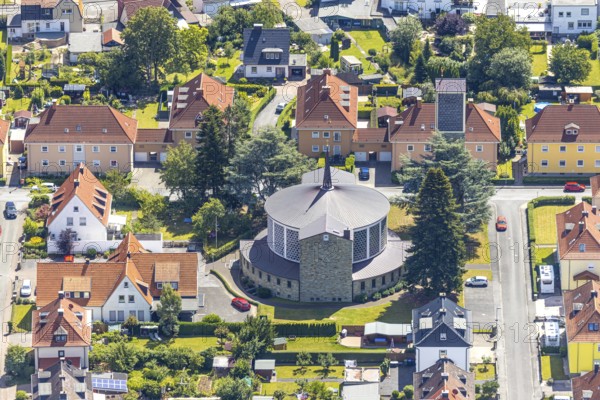 Aerial view, St. Bruno Church, architects Aloys Dietrich and Bernhard Lippsmeier designed the St. Bruno Church, tent of God, round church, Soest, Soester Börde, North Rhine-Westphalia, Germany, DE, Europe, birds-eyes view, aerial view, aerial photography, aerial photography, overview, bird's eye view