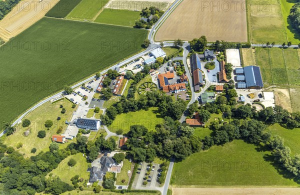 Aerial photo, Kloster Paradiese special clinic for cancer diseases, services for construction and agriculture Dringenberg GmbH, Paradiese, Soest, Soester Börde, North Rhine-Westphalia, Germany, DE, Europe, birds-eyes view, aerial photo, aerial photography, aerial photography, overview, overview, bird's eye view, monastery garden, round monastery garden, hospital, hedge circle, wall hedges