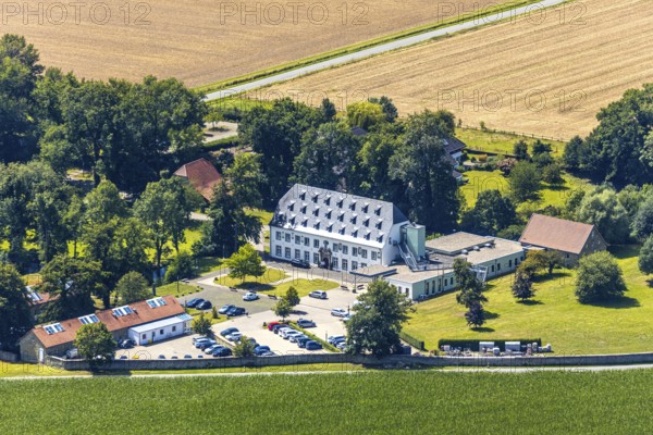 Aerial photo, Kloster Paradiese special clinic for cancer diseases, services for construction and agriculture Dringenberg GmbH, Paradiese, Soest, Soester Börde, North Rhine-Westphalia, Germany, DE, Europe, birds-eyes view, aerial photo, aerial photography, aerial photography, overview, overview, bird's eye view, monastery garden, round monastery garden, hospital, hedge circle, wall hedges