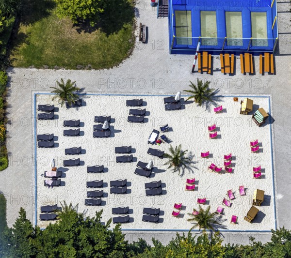 Aerial view, adventure pool, Aqua Spa and Aqua Fun Soest, outdoor pool, bathers, Soest, Soester Börde, North Rhine-Westphalia, Germany, DE, Europe, birds-eyes view, aerial view, aerial photography, aerial photography, overview, overview, bird's eye view, corona distance, keeping distance, swimming pool with Suan, sauna park, swimming pool, swimmer, blue water, sunbathing lawn, parasols