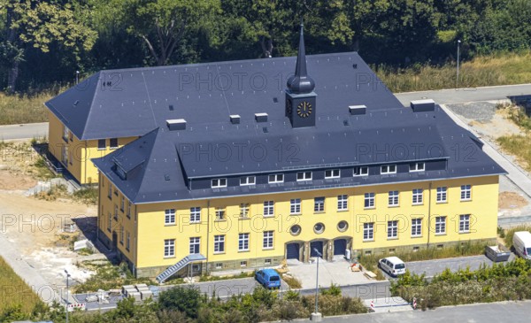 Aerial view, former Kanaal van Wessem barracks, military chapel being restored, Hiddinser Weg, planned refugee camp, Soest, Soester Börde, North Rhine-Westphalia, Germany, DE, Europe, birds-eyes view, aerial view, aerial photography, aerial photography, overview, bird's eye view
