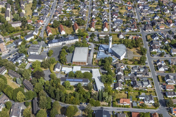 Aerial view, Bonifatiusschule, sports hall Bonifatiusschule Platte Heide, community primary school Plate Heide, catholic church St. Marien, Menden, Sauerland, Märkischer Kreis, North Rhine-Westphalia, Germany, education, educational institution, DE, Europe, educational institute, aerial view, aerial photography, aerial photography, school, overview, bird's-eye view, overview