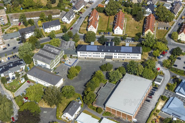Aerial photo, Bonifatiusschule, sports hall Bonifatiusschule Platte Heide, Menden, Sauerland, Märkischer Kreis, North Rhine-Westphalia, Germany, education, educational institution, DE, Europe, educational institute, aerial photography, aerial photography, aerial photography, school, overview, bird's-eye view, birds-eyes view, overview