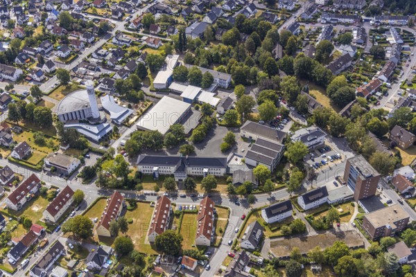 Aerial view, Bonifatiusschule, sports hall Bonifatiusschule Platte Heide, community primary school Plate Heide, catholic church St. Marien, Menden, Sauerland, Märkischer Kreis, North Rhine-Westphalia, Germany, education, educational institution, DE, Europe, educational institute, aerial view, aerial photography, aerial photography, school, overview, bird's-eye view, overview