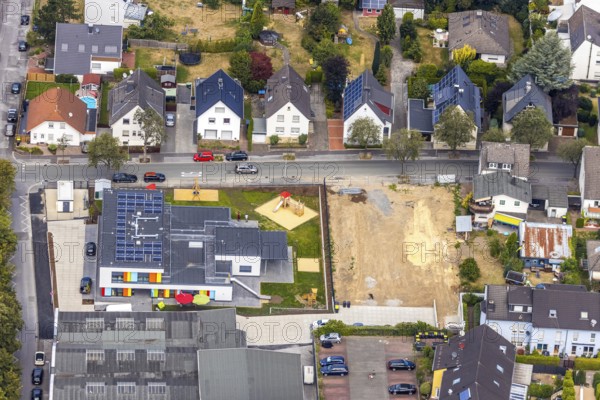 Aerial view, construction site, new kindergarten Farbenland, Bachstraße, Menden, Sauerland, Märkischer Kreis, North Rhine-Westphalia, Germany, DE, Europe, kindergarten, day nursery, day care centre, Kita, Kita Hegemann gGmbH, aerial photograph, aerial photography, aerial photography, overview, bird's-eye view, overview
