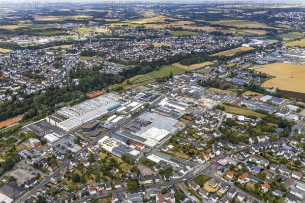 Aerial view, industrial area Fröndenberger Straße, view of Bösperde, Platte Heide, Menden, Sauerland, Märkischer Kreis, North Rhine-Westphalia, Germany, DE, Europe, distant view, commercial enterprises, commercial area, commercial area, commercial location, commercial use, industrial area, industrial location, aerial photograph, aerial photography, aerial photography, overview, bird's-eye view, bird's-eye view, overview