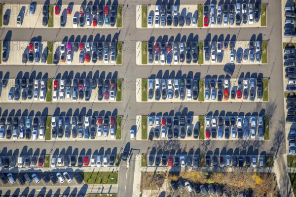 Aerial view, car parks, Bethanien Mörs Hospital Foundation, Mörs, Ruhr area, North Rhine-Westphalia, Germany, Bethanienstraße, DE, Europe, healthcare, hospital, helipad, clinic, clinic centre, hospital, aerial view, aerial photography, aerial photography, medical facility, medical aid, emergency service, overview, bird's-eye view, overview, medical care
