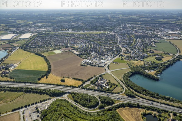 Aerial view, motorway A47, AS Kamp-Lintfort, Mörser Straße, overview Kamp-Lintfort, Mörs, Ruhr area, North Rhine-Westphalia, Germany, DE, Europe, birds-eyes, view, aerial photography, aerial photography, aerial photography, overview, bird's eye view, transport, traffic, infrastructure, logistics, road traffic