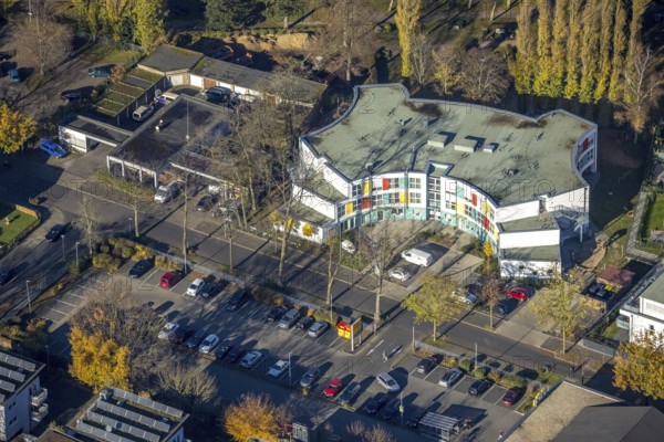 Aerial view, Grafschafter Diakonie Haus für Jung und Alt, Johannes Kindergarten Meerbeck, Blücher Straße, Rheinkamp-Meerbeck, Mörs, Ruhr area, North Rhine-Westphalia, Germany, care and nursing, DE, Europe, kindergarten, day nursery, day care centre, day nursery, aerial photograph, aerial photography, aerial photography, care facility, care home, overview, bird's eye view, birds-eyes view, overview