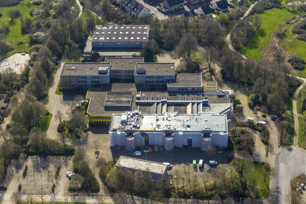 Aerial photo, comprehensive school Saarn, renovation, vocational school, Berufskolleg Lehner Straße, Linksruhr, Mülheim an der Ruhr, Ruhr area, North Rhine-Westphalia, Germany, Mülheim, an, der, Ruhr, DE, Europe, birds-eyes, view, aerial photograph, aerial photography, aerial photography, overview, overview, bird's eye view, education, pupils, college, training, school year, homework, class, year, education, pedagogy