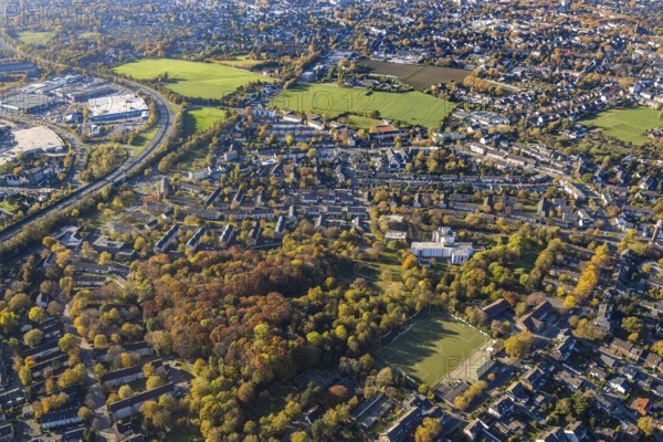 Aerial view, residential area Dümpten, motorway A40, retirement home Haus Auf dem Bruch, sports field Schildberg, Dümpten - West, Mülheim an der Ruhr, Ruhr area, North Rhine-Westphalia, Germany, retirement home, old people's home, care and nursing, DE, Europe, football pitch, football stadium, aerial view, aerial photography, aerial photography, care facility, retirement home, retirement residence, retirement home, senior centre, sports, sports facilities, sports field, sports facility, overview, bird's eye view, birds-eyes view, overview