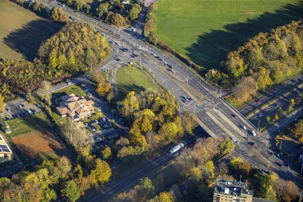Aerial view, Cafe Del Sol Mülheim, motorway A40, bridge Aktienstraße, Dümpten, Mülheim an der Ruhr, Ruhr area, North Rhine-Westphalia, Germany, bridge, DE, Europe, gastronomy, aerial view, aerial photography, aerial photography, restaurant, overview, bird's eye view, birds-eyes view, overview