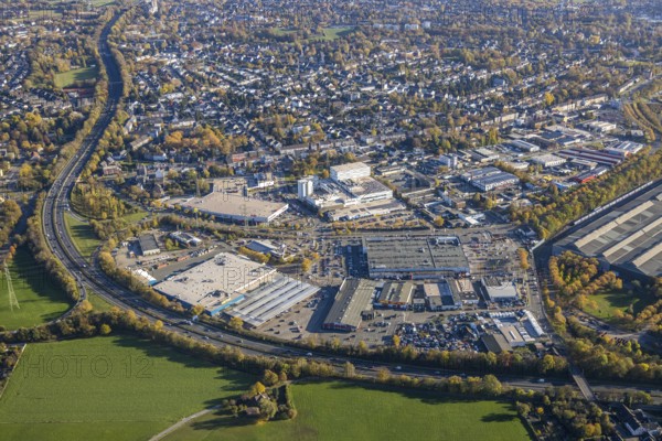Aerial view, industrial area Dümpten, Mannesmannallee, motorway A40, Dümpten - West, Mülheim an der Ruhr, Ruhr area, North Rhine-Westphalia, Germany, Aldi supermarket, Aldi Süd, DE, Europe, commercial enterprises, commercial area, commercial park, commercial location, commercial use, property tax, real estate, industrial area, industrial building, industrial site, aerial view, aerial photography, aerial photography, apartment buildings, metro, apartment buildings, photovoltaic, photovoltaic system, solar, solar system, solar energy, solar energy, overview, bird's-eye view, residential complex, living and living, residential area, residential buildings, birds-eyes view, overview