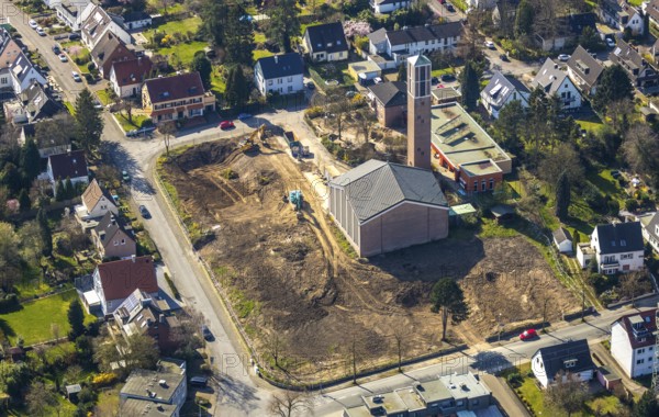 Aerial view, site of the demolished parish hall at Lindenhof, construction of new flats, deconsecrated Christuskirche, Linksruhr, Mülheim an der Ruhr, Ruhr area, North Rhine-Westphalia, Germany, Mülheim, an, der, Ruhr, DE, Europe, birds-eyes, view, aerial photograph, aerial photography, aerial photography, overview, overview, bird's eye view, house of God, religion, faith, worship, mass, living, flat, houses, residential buildings, housing estate, settlement