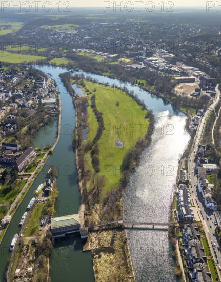 Aerial photo, Ruhr, hydroelectric power station on the Ruhr, Kassenbergbrücke, weir Mülheim, Altstadt I, Mülheim an der Ruhr, Ruhr area, North Rhine-Westphalia, Germany, Mülheim, an, der, DE, Europe, birds-eyes, view, aerial photography, aerial photography, overview, overview, bird's eye view, river, waterway, shipping traffic, transport, logistics, goods movement, ships, waters